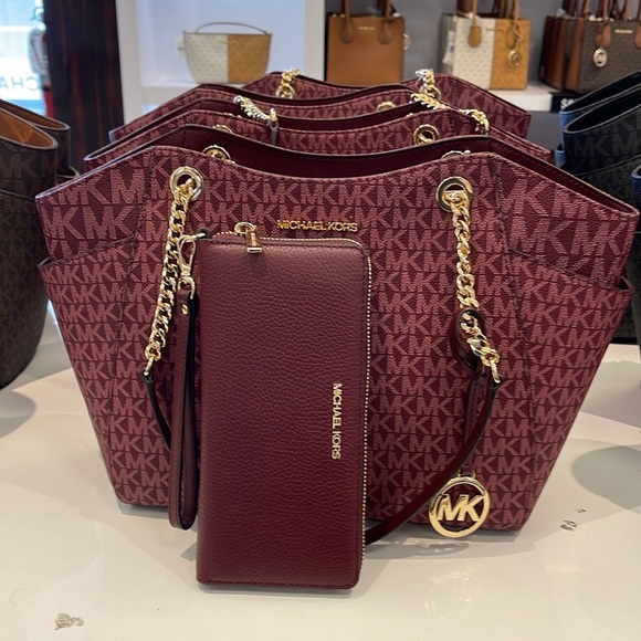 MICHAEL KORS 
Jet Set Travel Large Chain Shoulder Bag & JST LgCONTINENTAL wallet - Picture 7 of 16